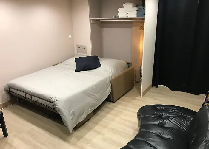 Paisible Logement Tout Equipe Pour 1 A 6 Personnes